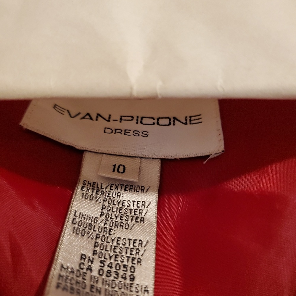 Dress - Picture 3 of 3